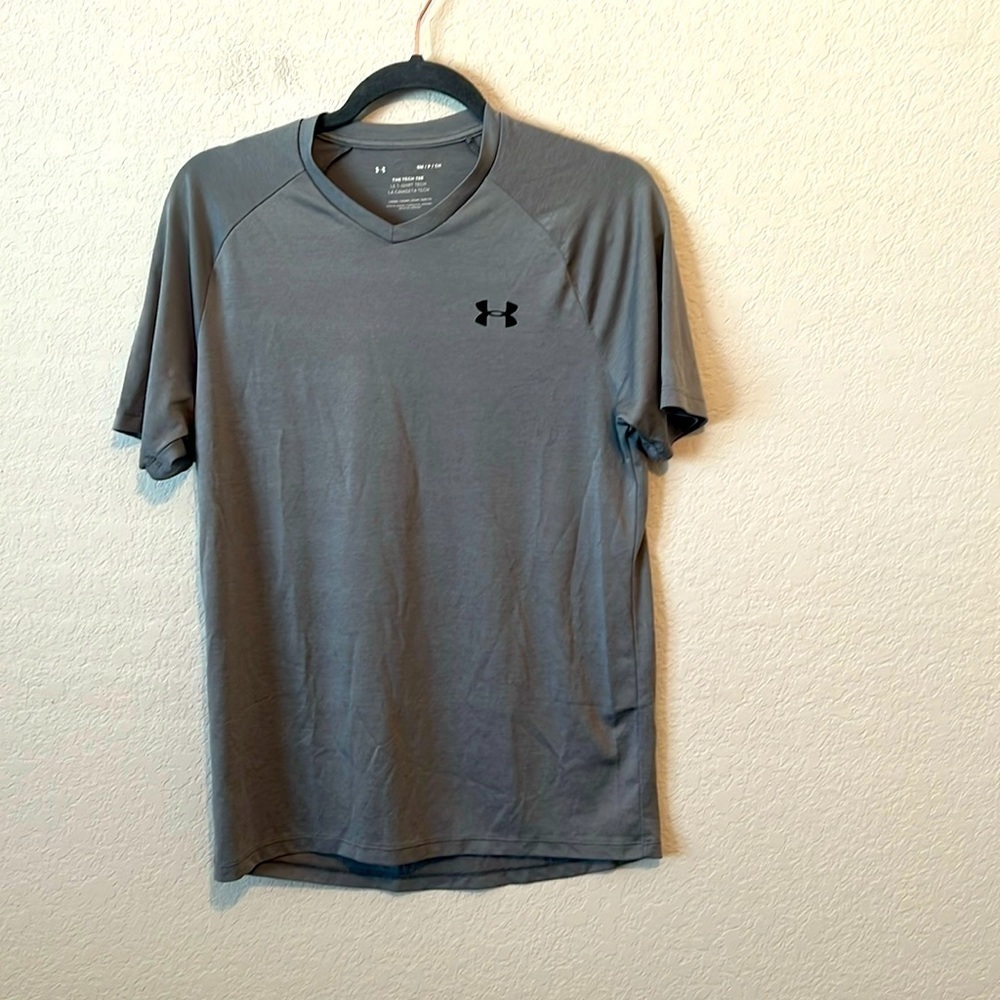 Under Armour the tech tee